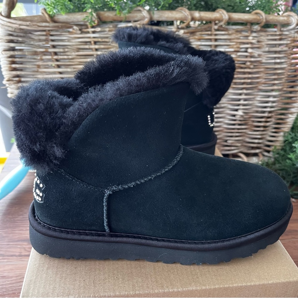 Ugg Women classic bling mini boot. NIB